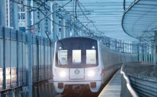 ��������e����